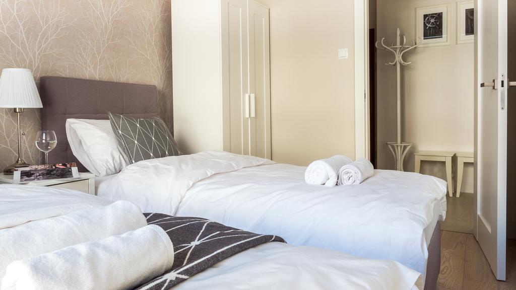 City Center - Riverside By Apartmore Gdansk Ngoại thất bức ảnh